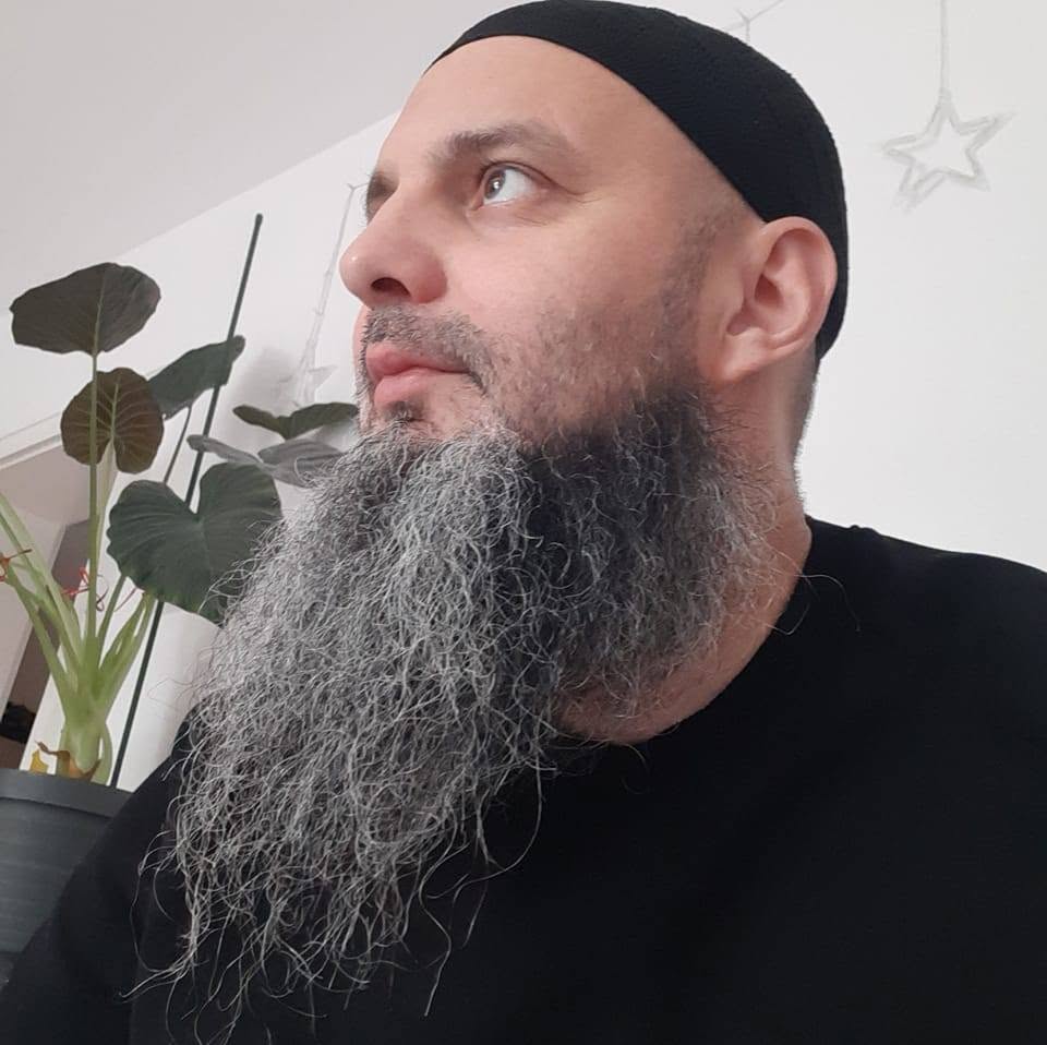 Rukja terapeut Samir Hrnjičić – duhovno iscjeljenje Kur'anom